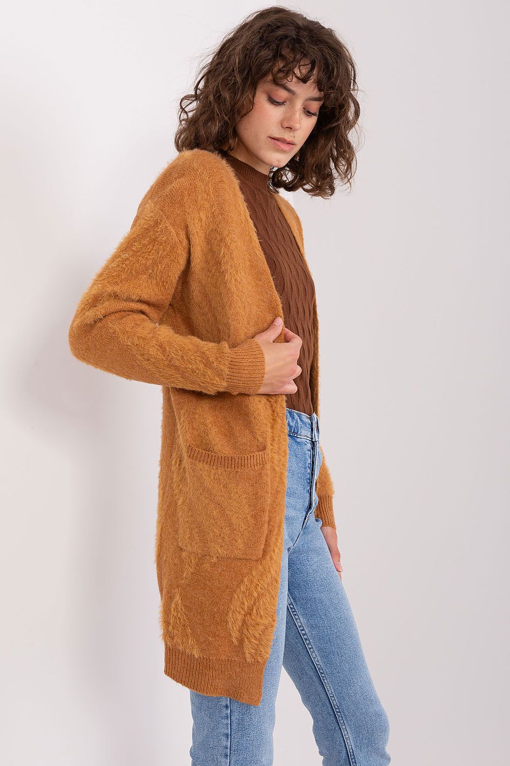  Sweter Kardigan Model AT-SW-234501.00P Camel - AT 