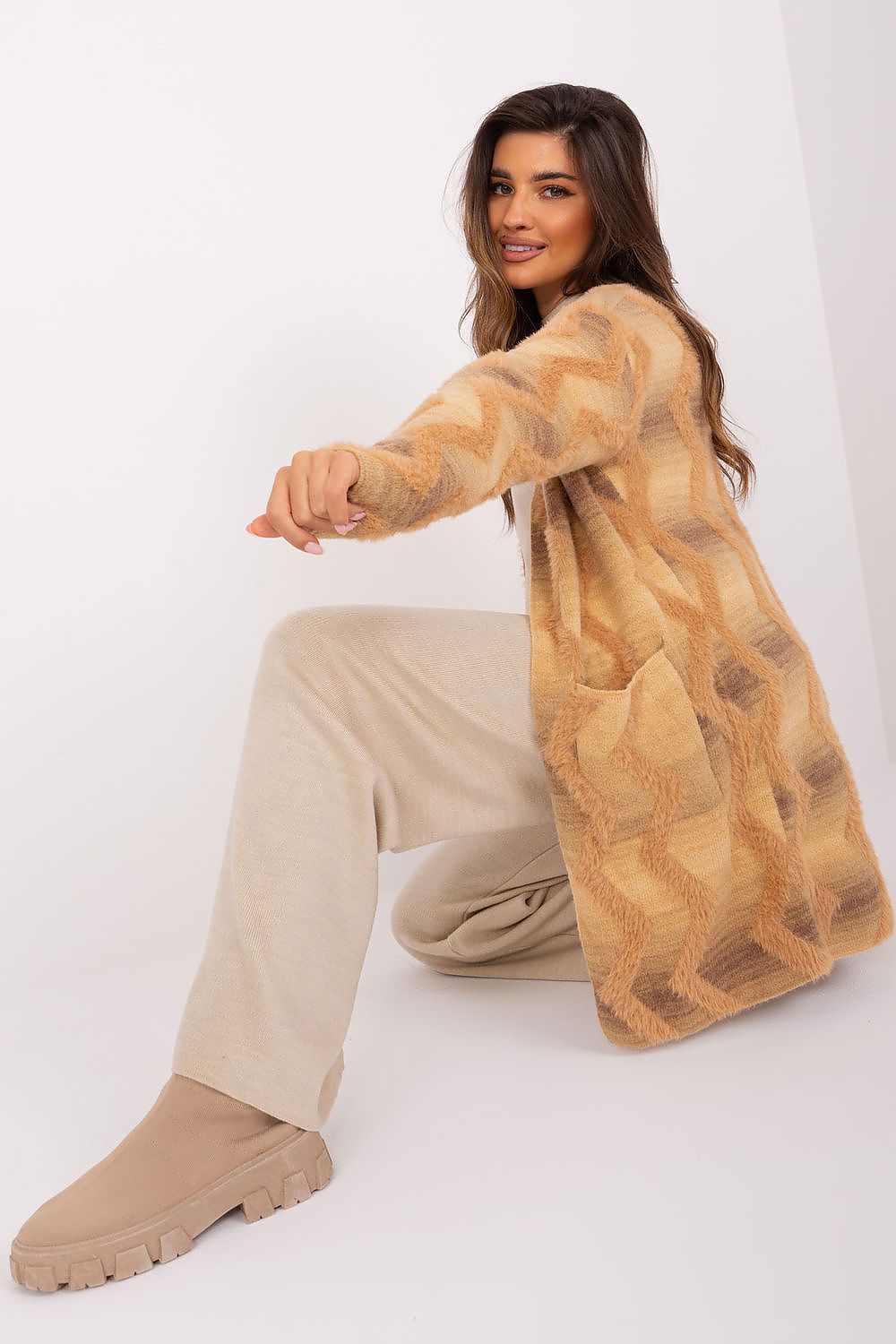  Sweter Kardigan Model AT-SW-234701.34 Beige - AT 