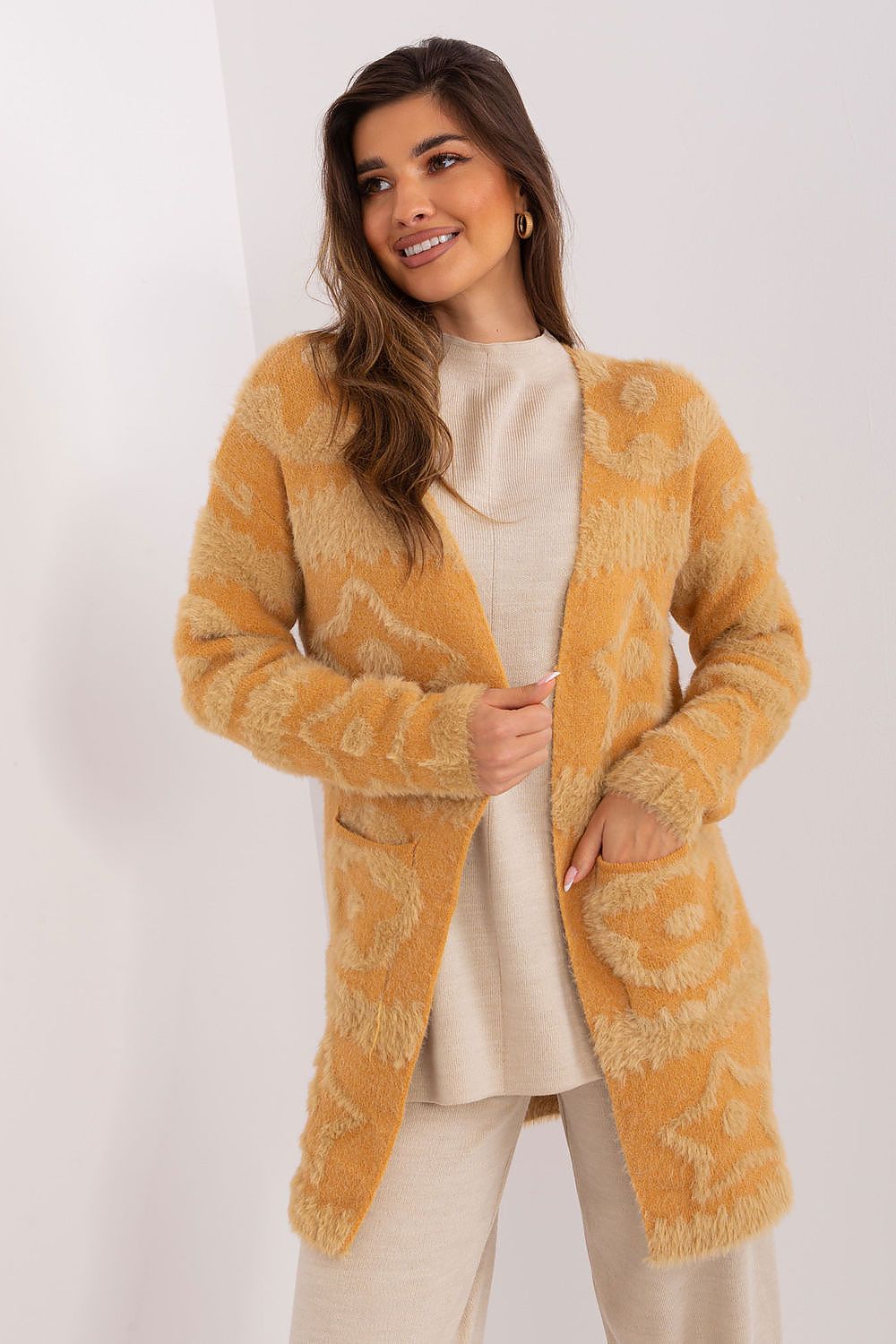  Sweter Kardigan Model AT-SW-234503.00P Camel - AT 