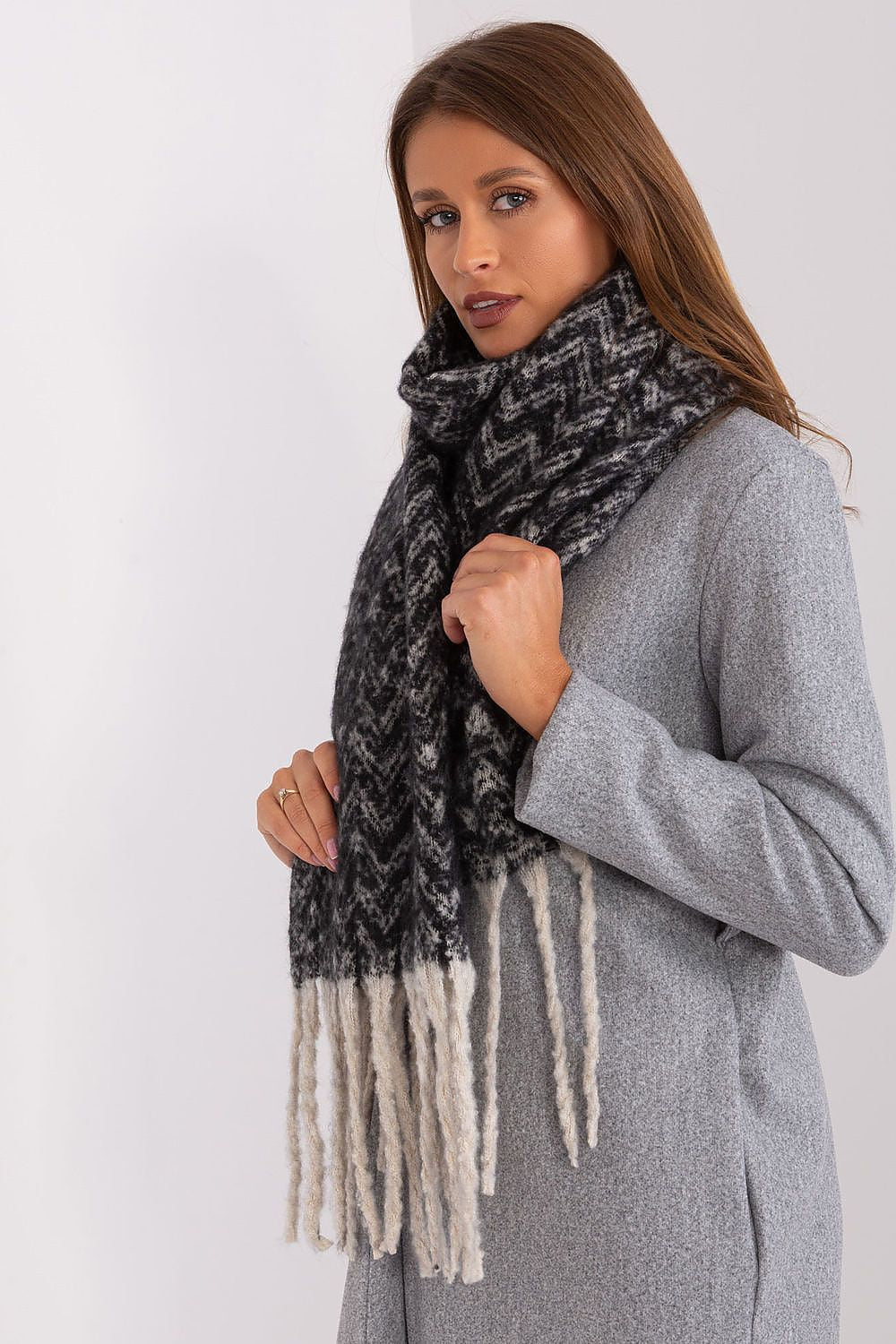   Szalik Model AT-SZ-23125.75 Black/Beige - AT 