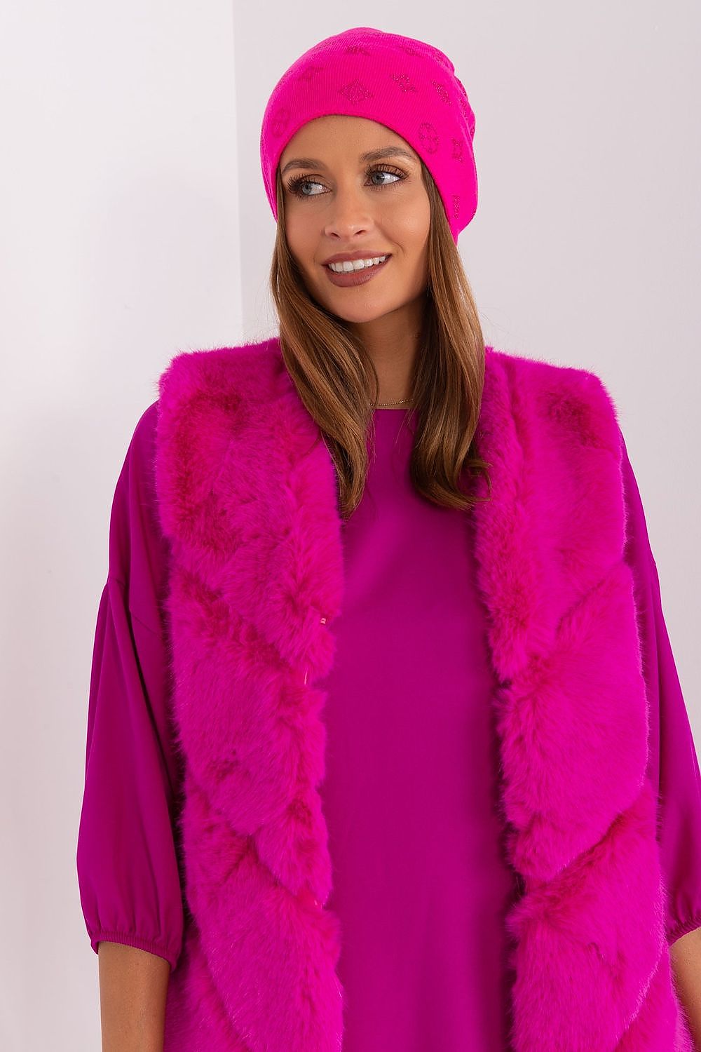   Czapka Model AT-CZ-2325.96 Dark Pink - AT 