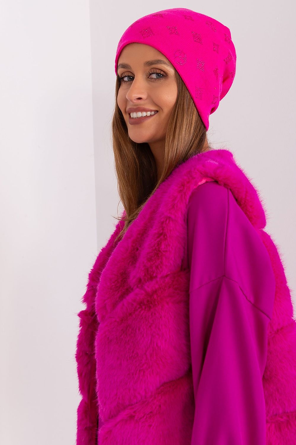   Czapka Model AT-CZ-2325.96 Dark Pink - AT 