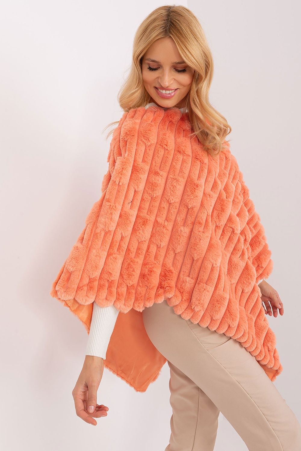  Sweter Ponczo Model AT-PN-2347.16 Orange - AT 