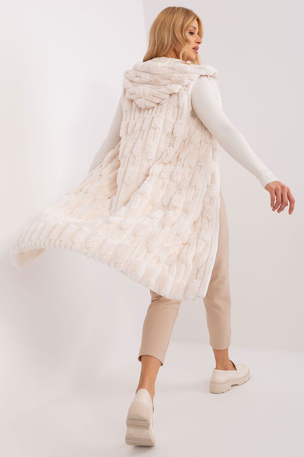   Kamizelka Model AT-KZ-2368-1.06 Ecru - AT 