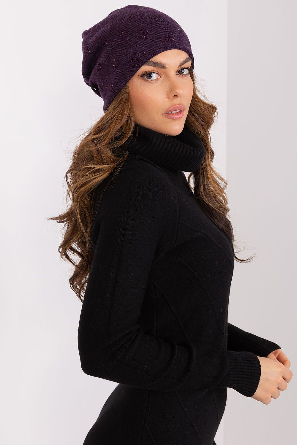   Czapka Model AT-CZ-2325.85 Dark Violet - AT 