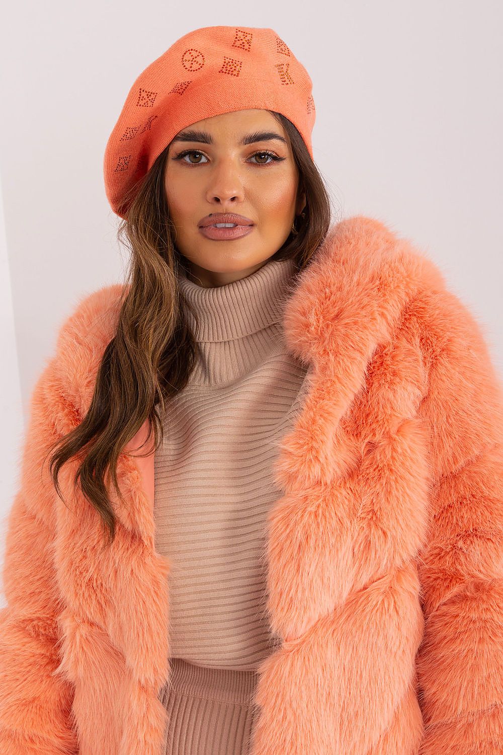   Beret Model AT-CZ-2318.3 Bbrzoskwinia - AT 
