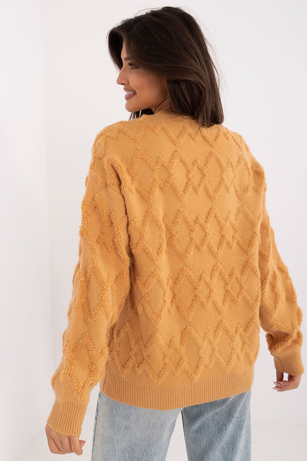   Sweter Damski Model AT-SW-2361.61 Camel - AT 