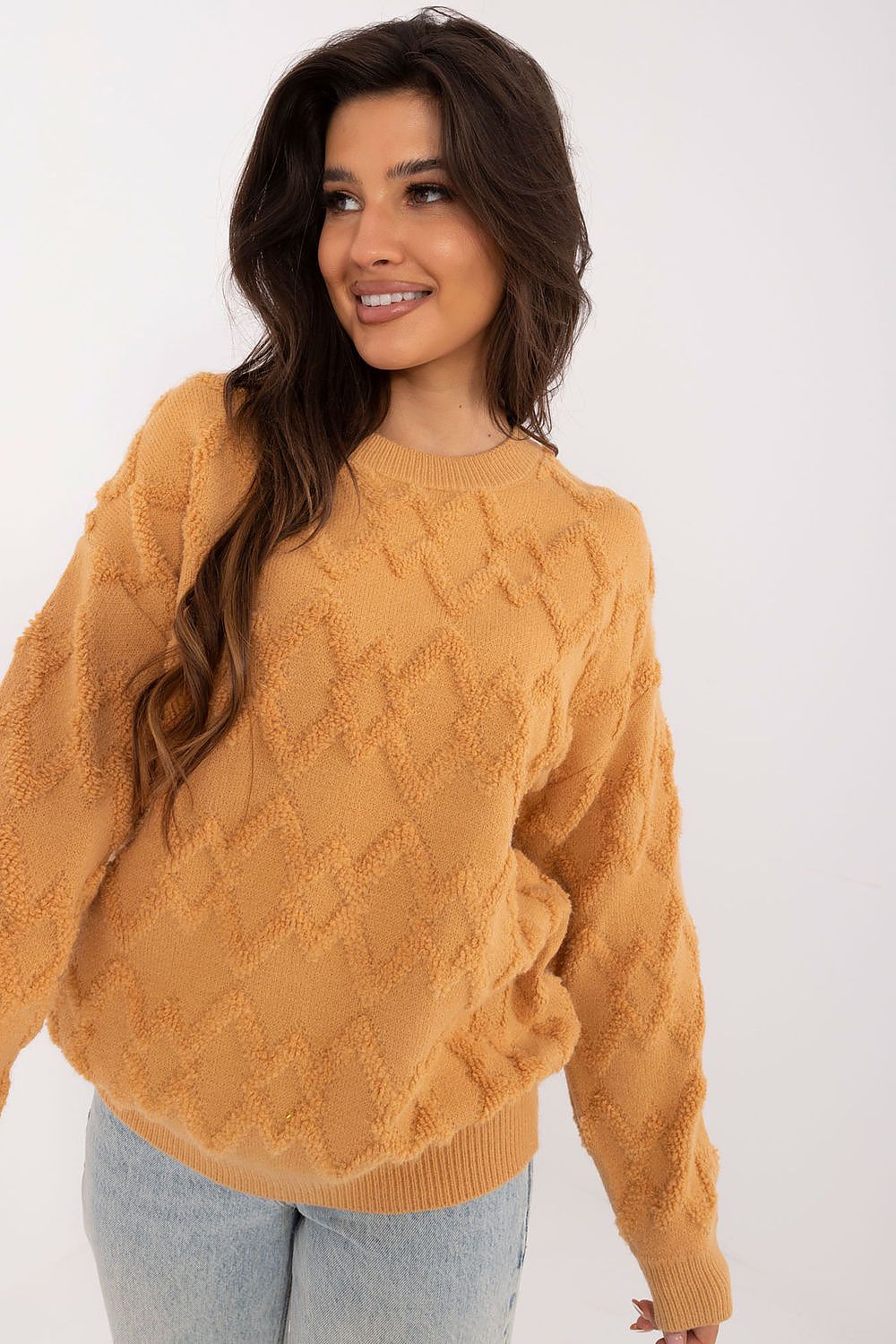   Sweter Damski Model AT-SW-2361.61 Camel - AT 