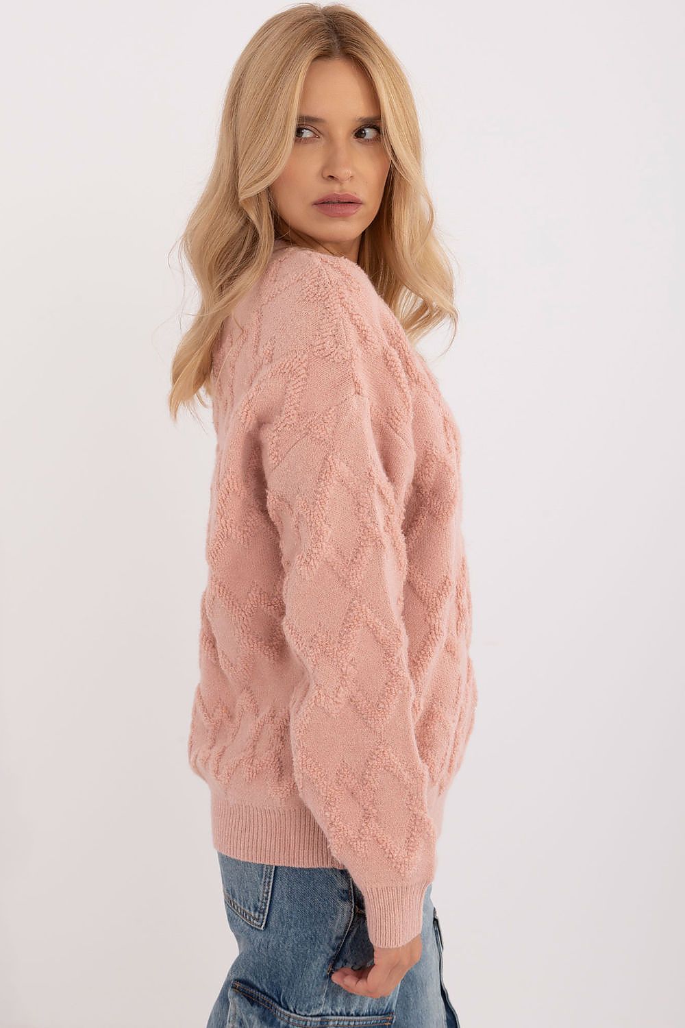   Sweter Damski Model AT-SW-2361.61 Light Pink - AT 