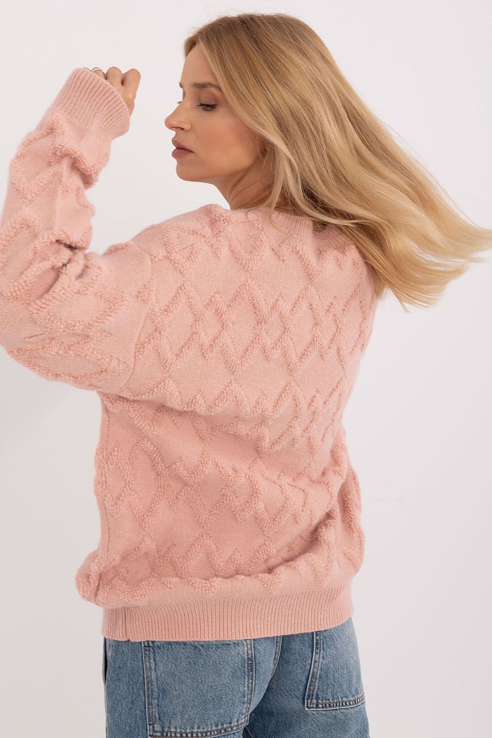   Sweter Damski Model AT-SW-2361.61 Light Pink - AT 