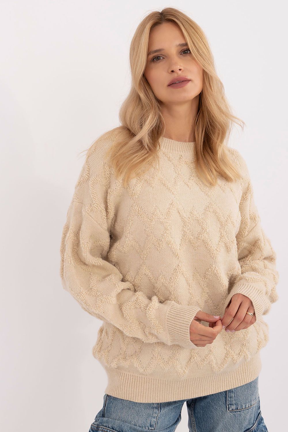   Sweter Damski Model AT-SW-2361.61 Light Beige - AT 
