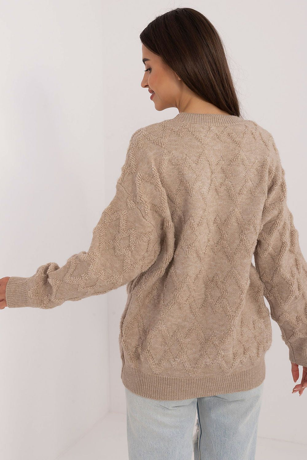   Sweter Damski Model AT-SW-2361.61 Beige - AT 