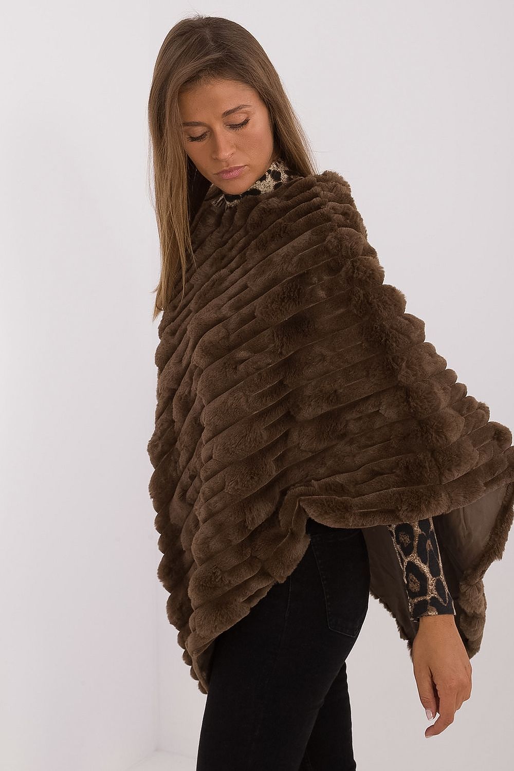  Sweter Ponczo Model AT-PN-2347.88 Dark Brown - AT 
