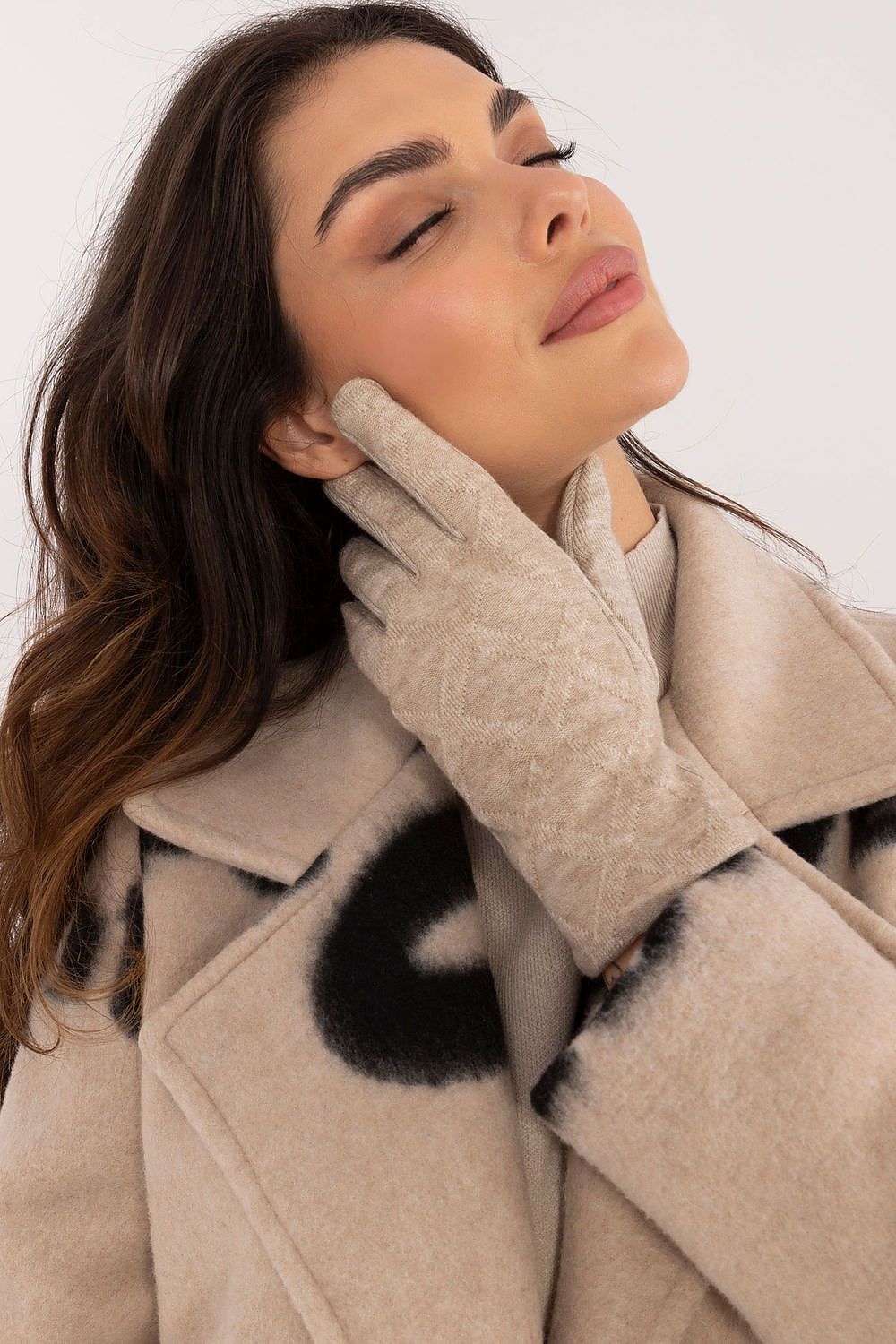   Rękawiczki Model AT-RK-23901.22 Beige - AT 