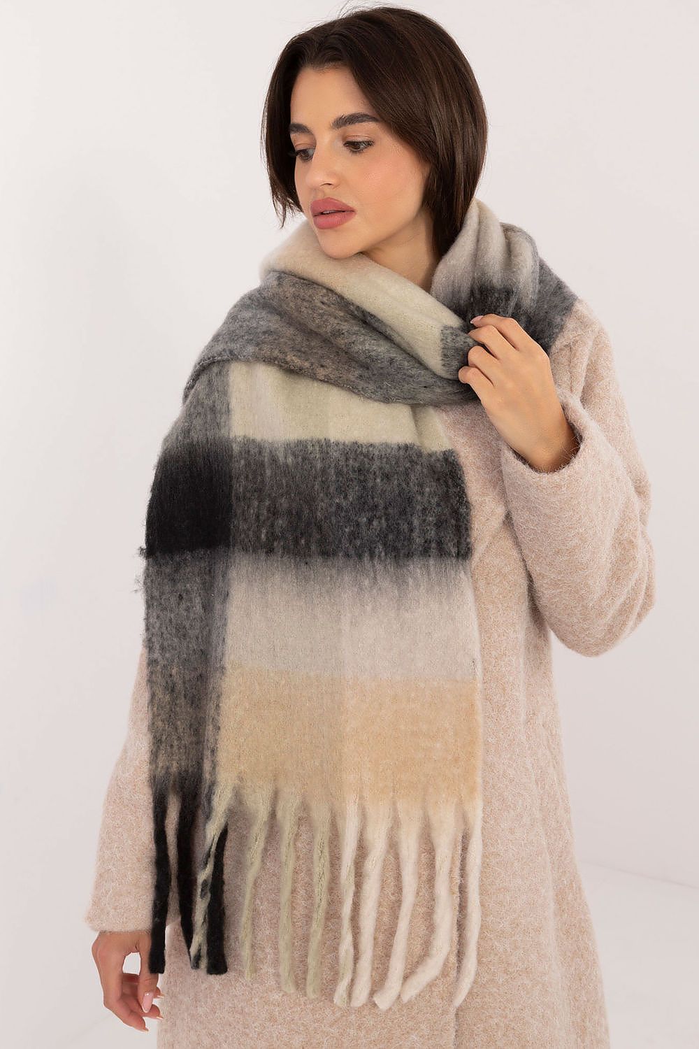  Szalik Model AT-SZ-2312501.62 Black/Beige - AT 