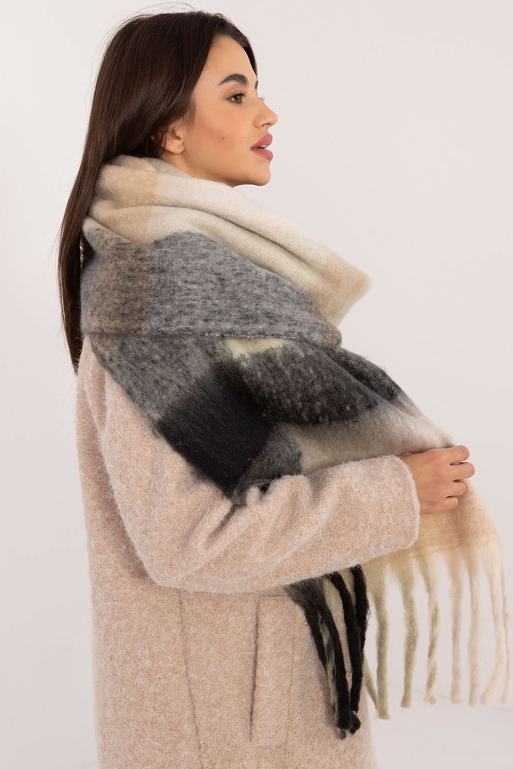   Szalik Model AT-SZ-2312501.62 Black/Beige - AT 