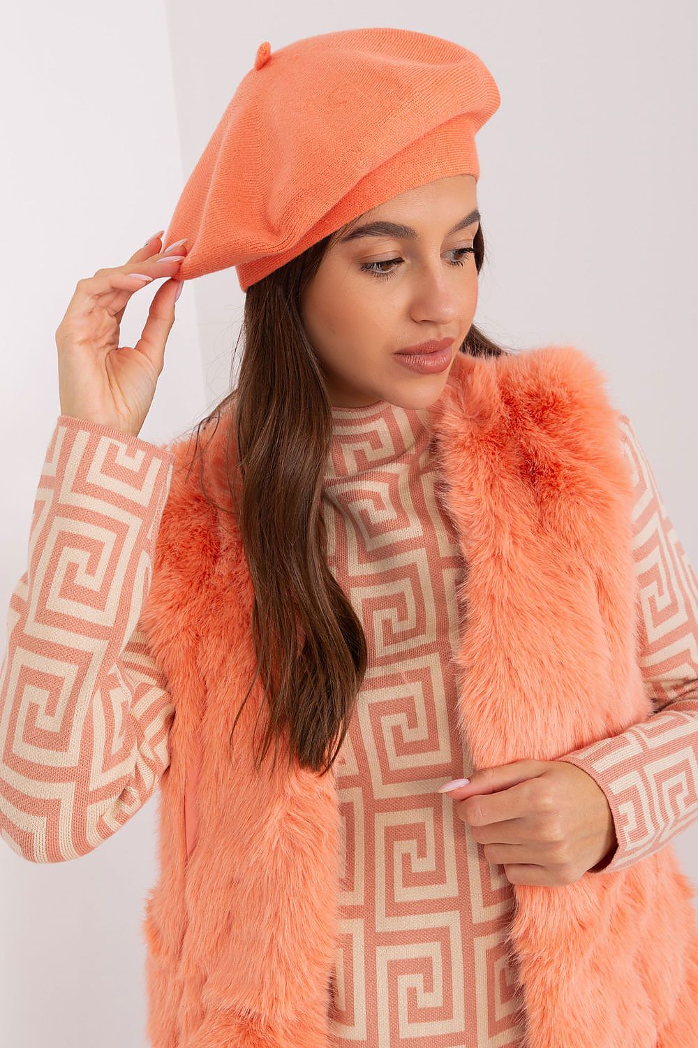   Beret Model AT-CZ-231305.85P Brzoskwinia - AT 