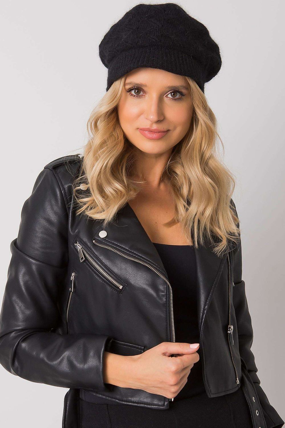   Czapka Damska Model AT-CZ-H-615 Black - AT 