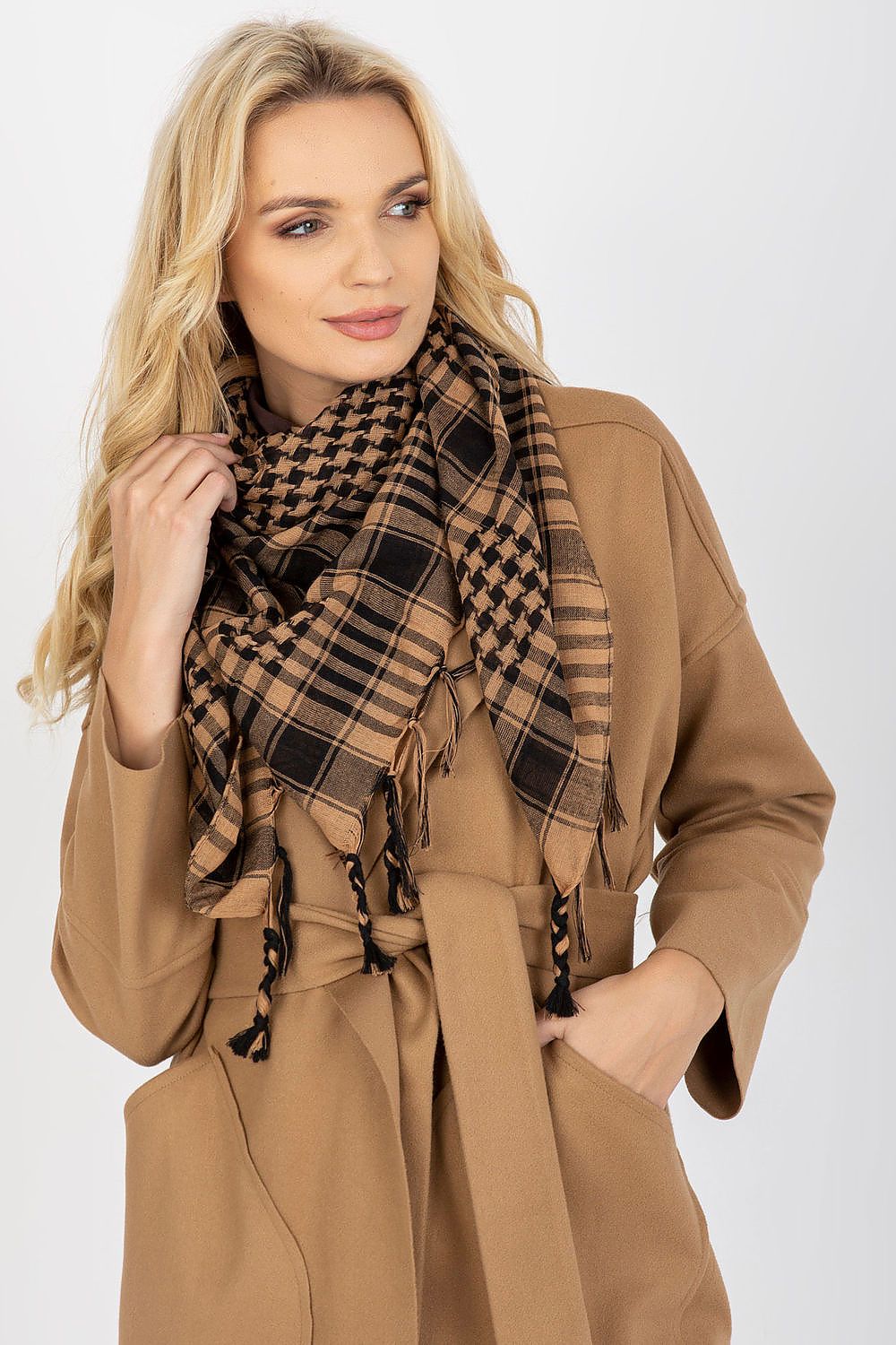   Chusta Model AT-CH-ARAFAT.37 Black/Beige - AT 