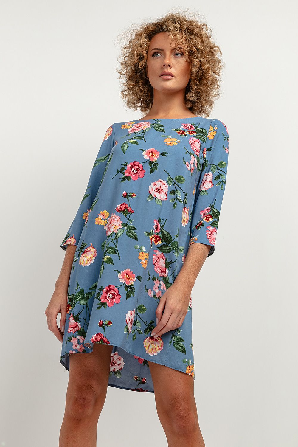  Sukienka Model T391/2 Big Flowers/Blue - Tessita 