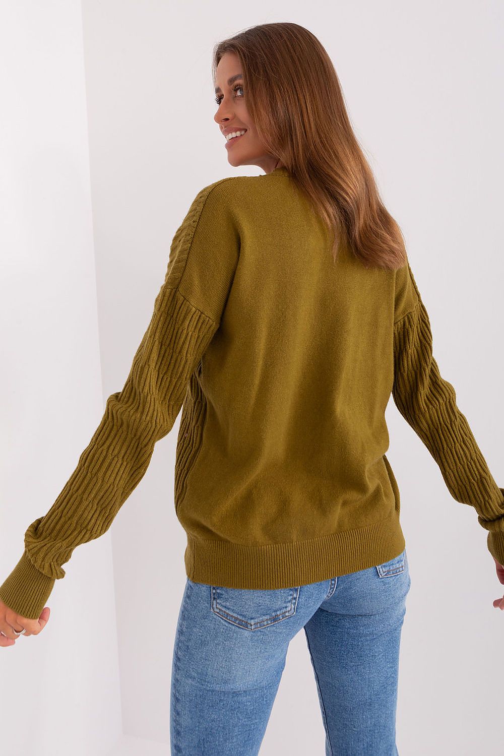   Sweter Damski Model AT-SW-2338.14P Oliwka - AT 