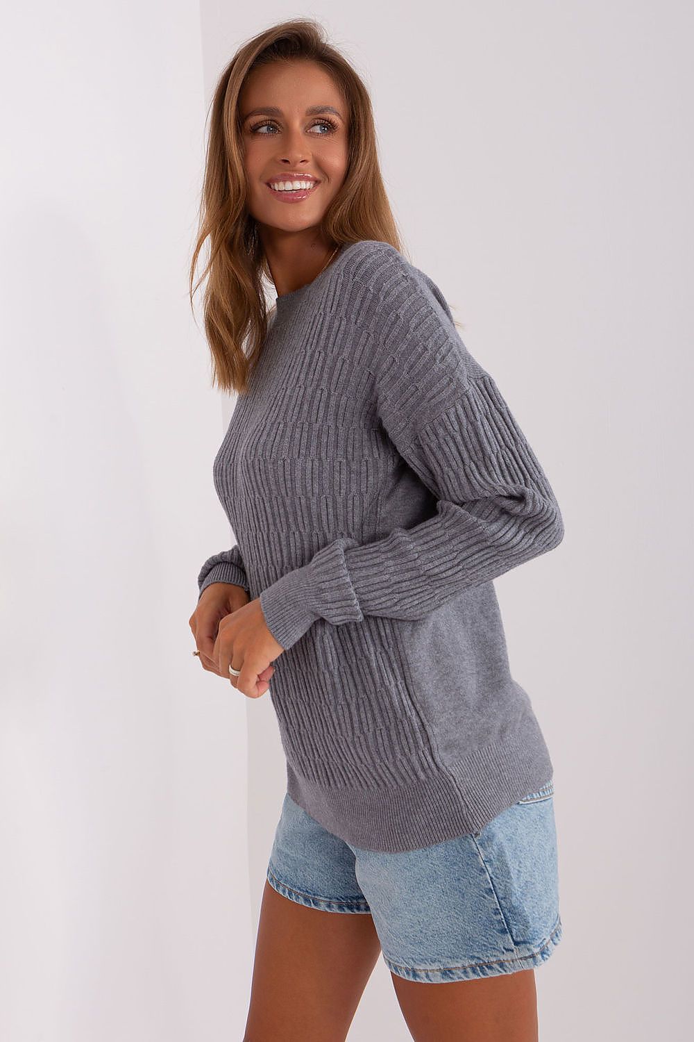   Sweter Damski Model AT-SW-2338.14P Dark Grey - AT 