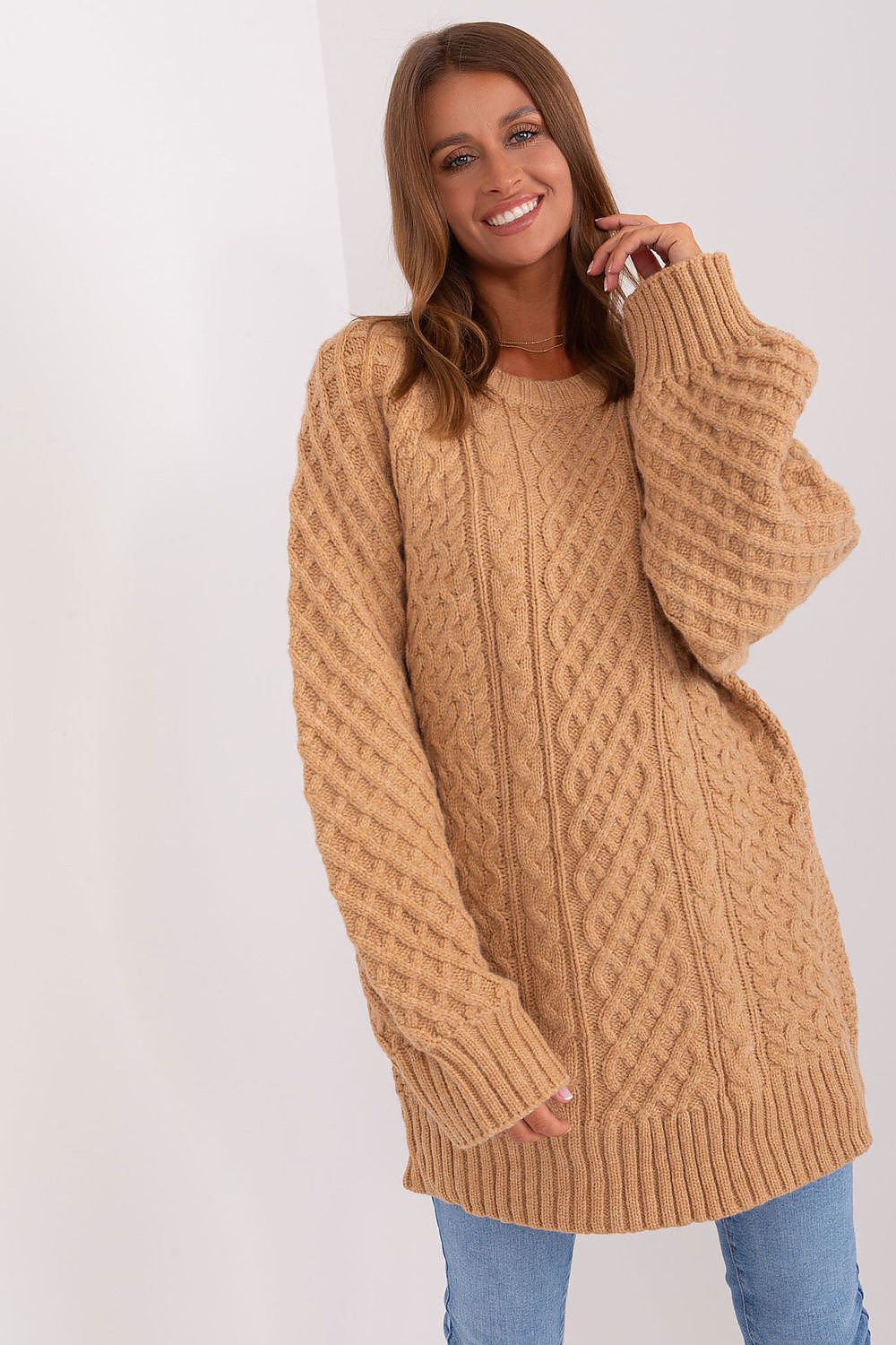   Sweter Damski Model AT-SW-2367-2.64P Camel - AT 