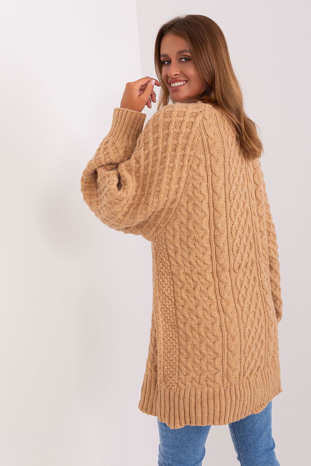   Sweter Damski Model AT-SW-2367-2.64P Camel - AT 