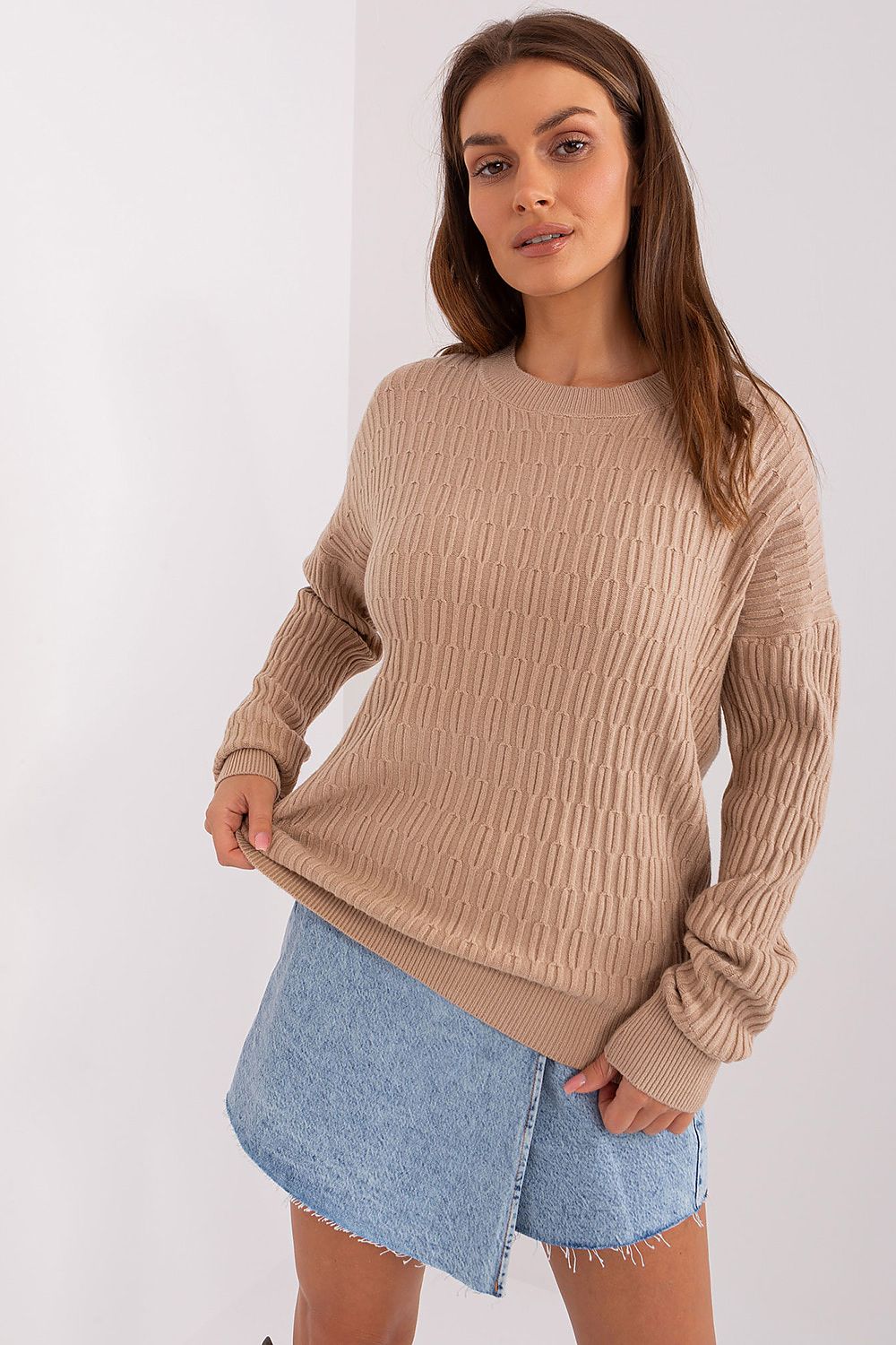  Sweter Damski Model AT-SW-2338.14P Beige - AT 