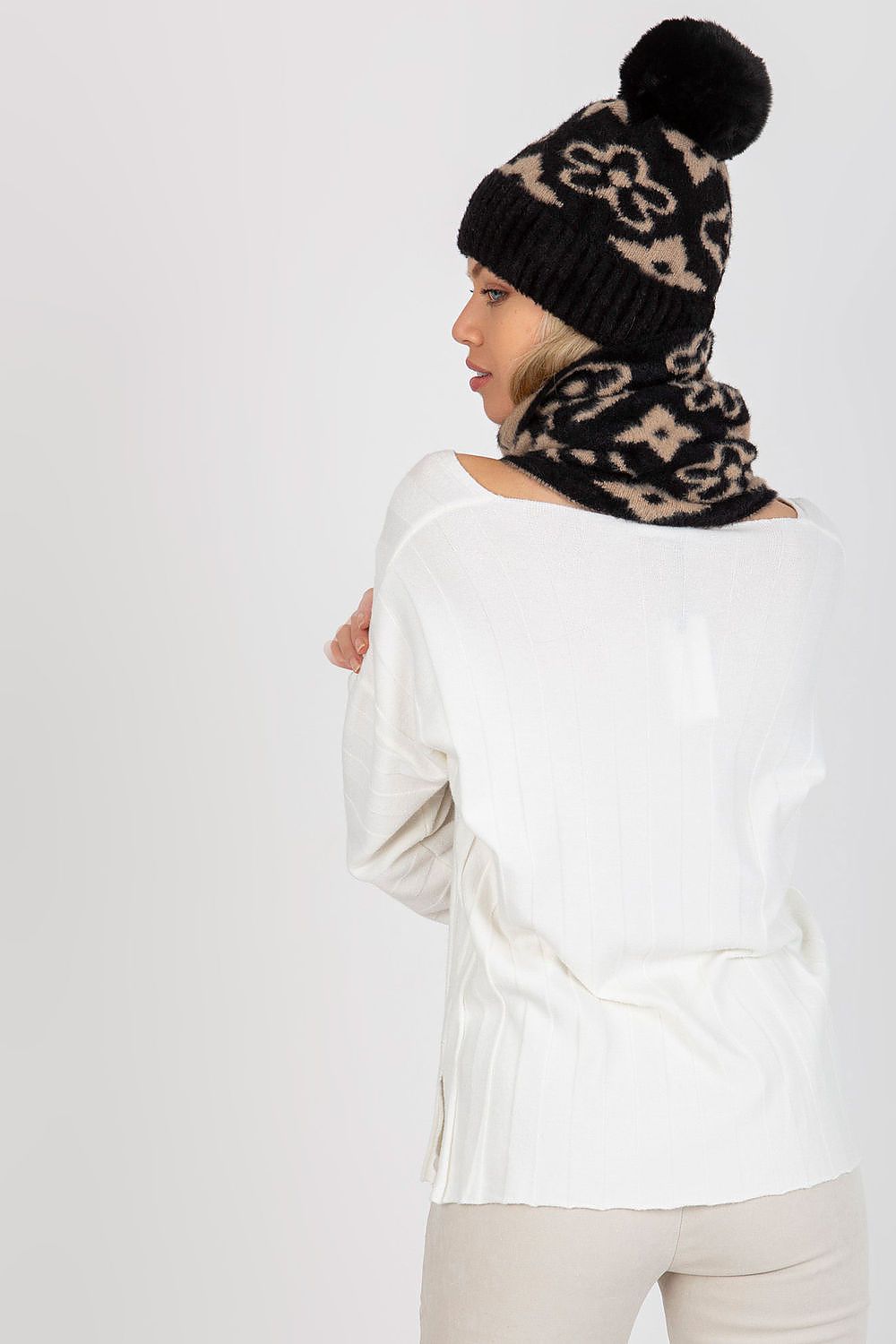   Komin Model AT-KM-CM-331.87 Black/Beige - AT 