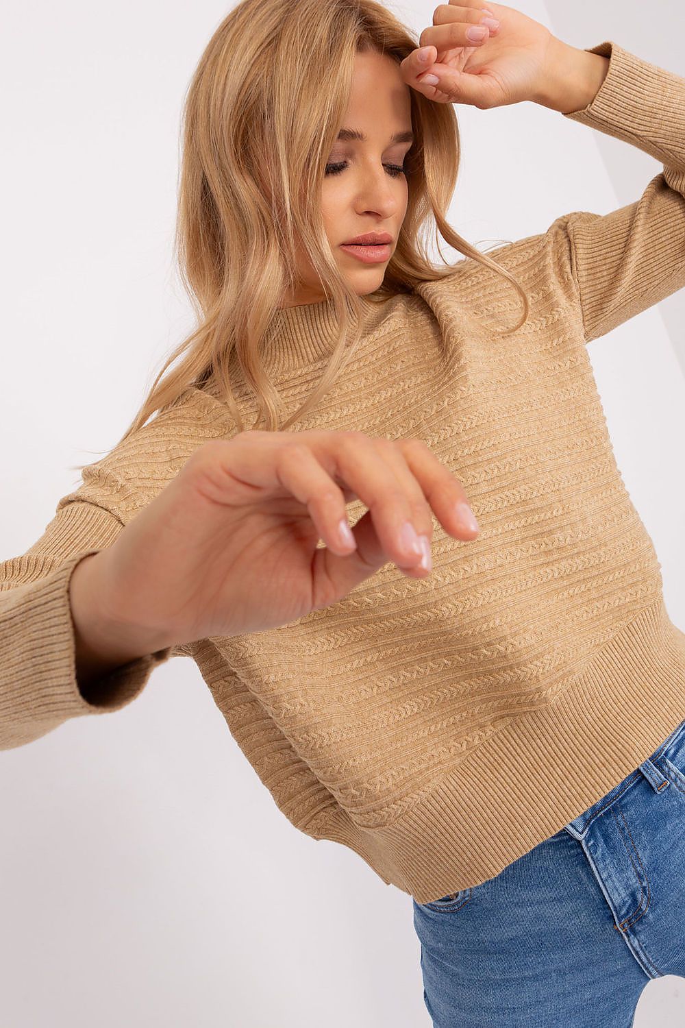  Sweter Damski Model AT-SW-2368.36X Camel - AT 