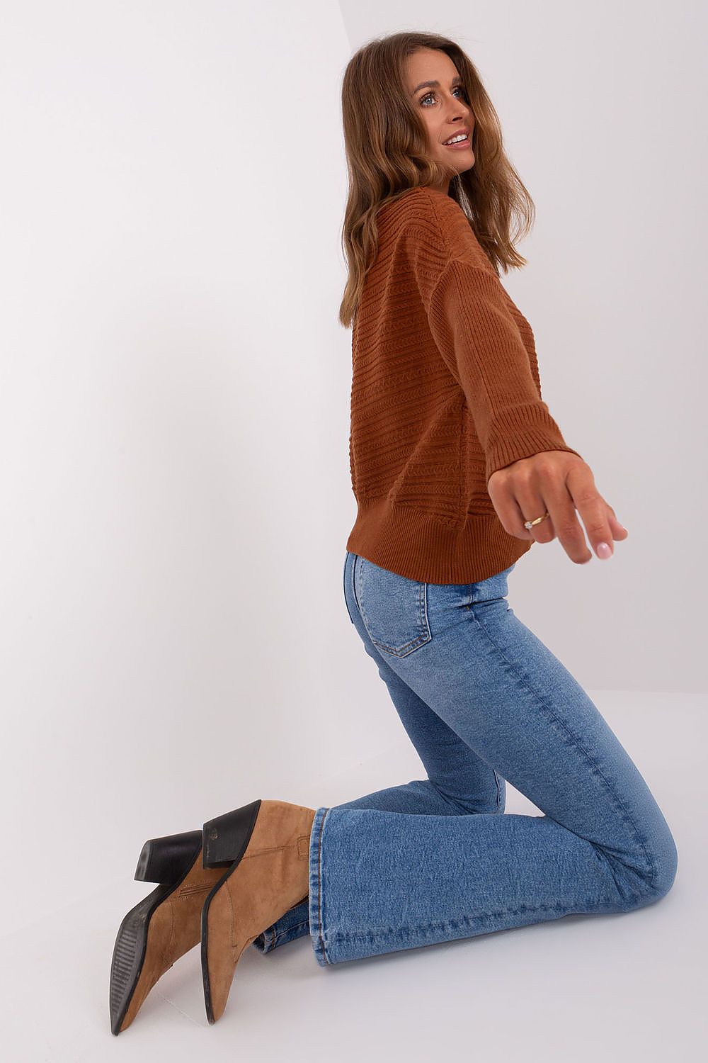   Sweter Damski Model AT-SW-2368.36X Brown - AT 