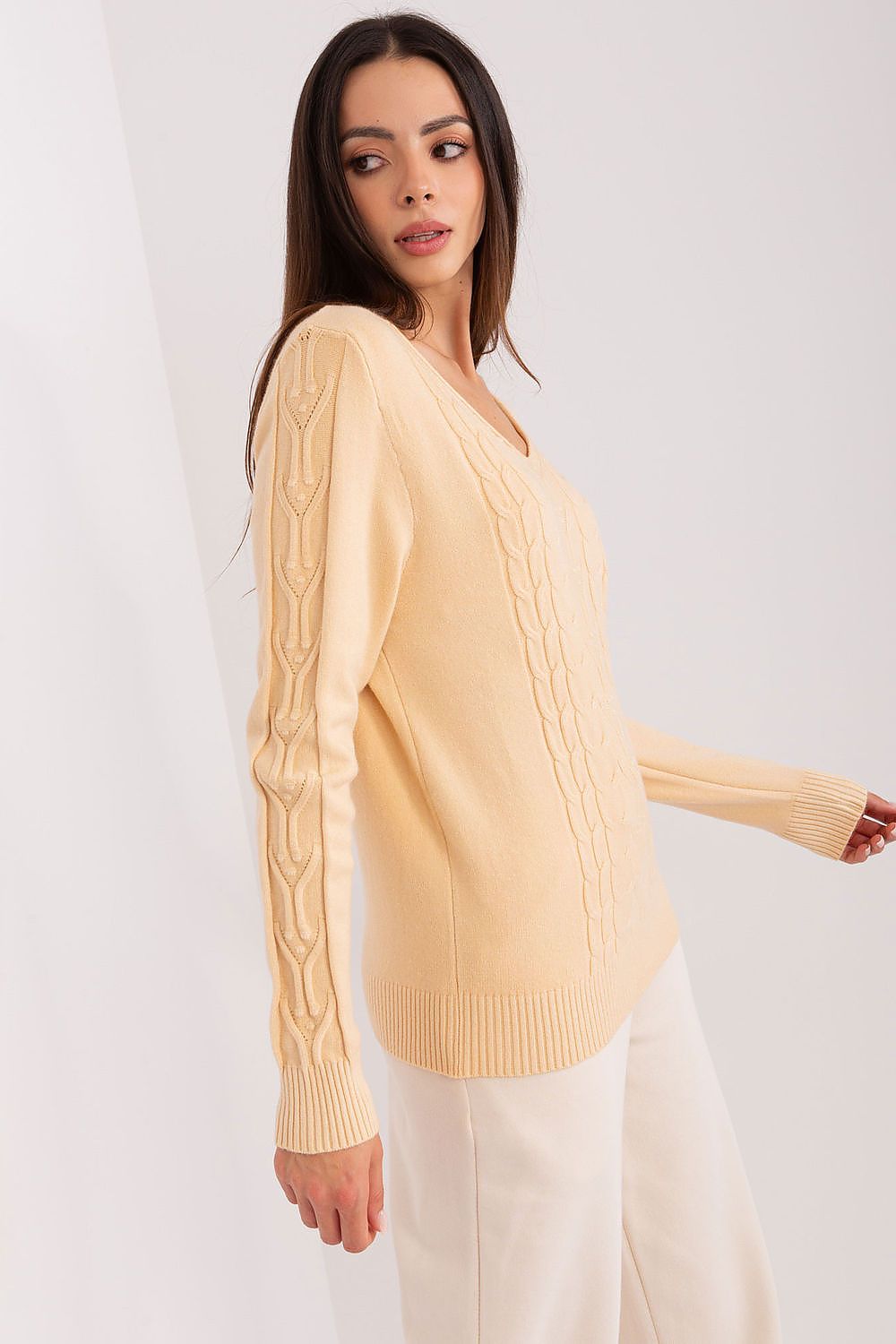   Sweter Damski Model AT-SW-2329.98P Beige - AT 