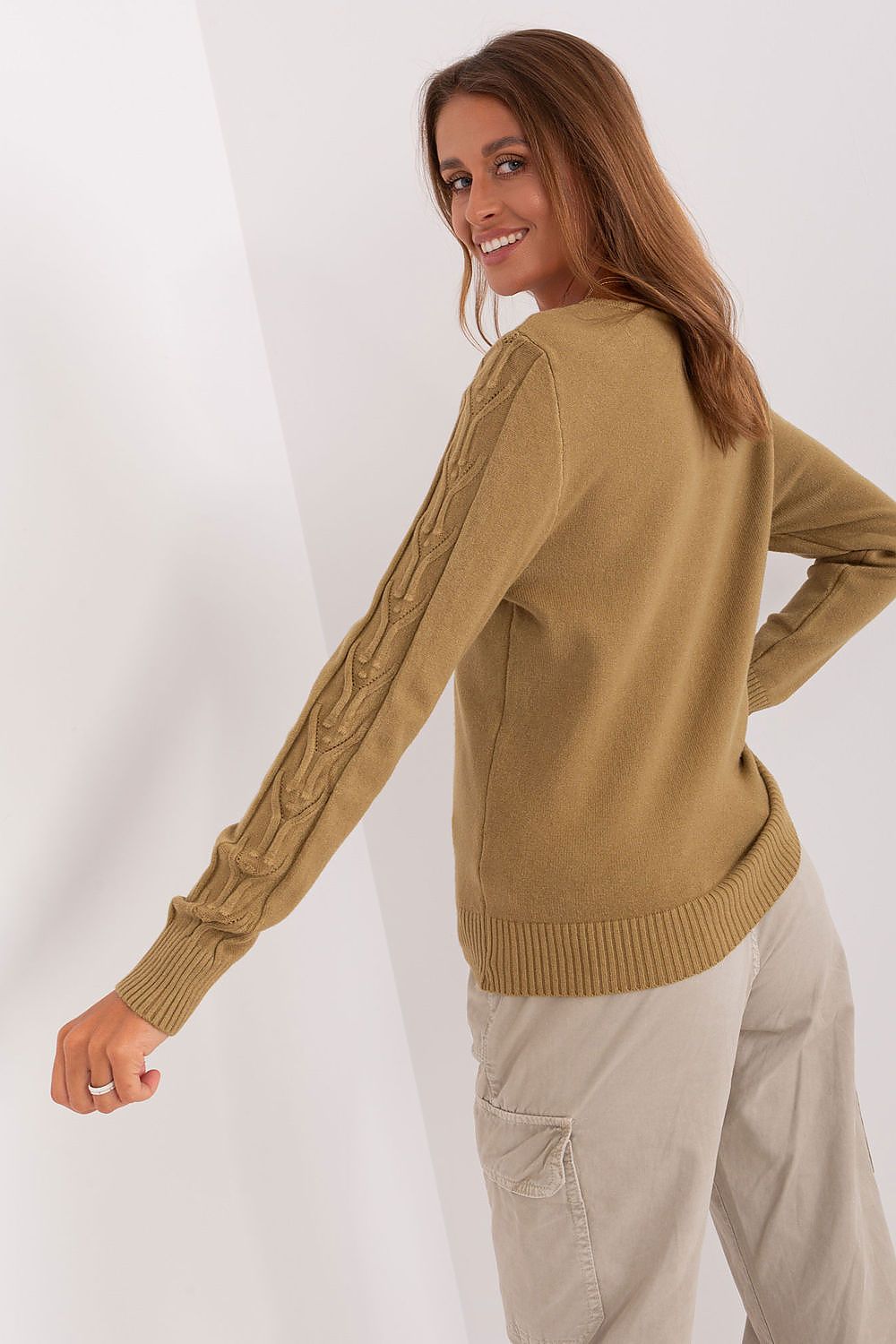   Sweter Damski Model AT-SW-2329.98P Oliwka - AT 