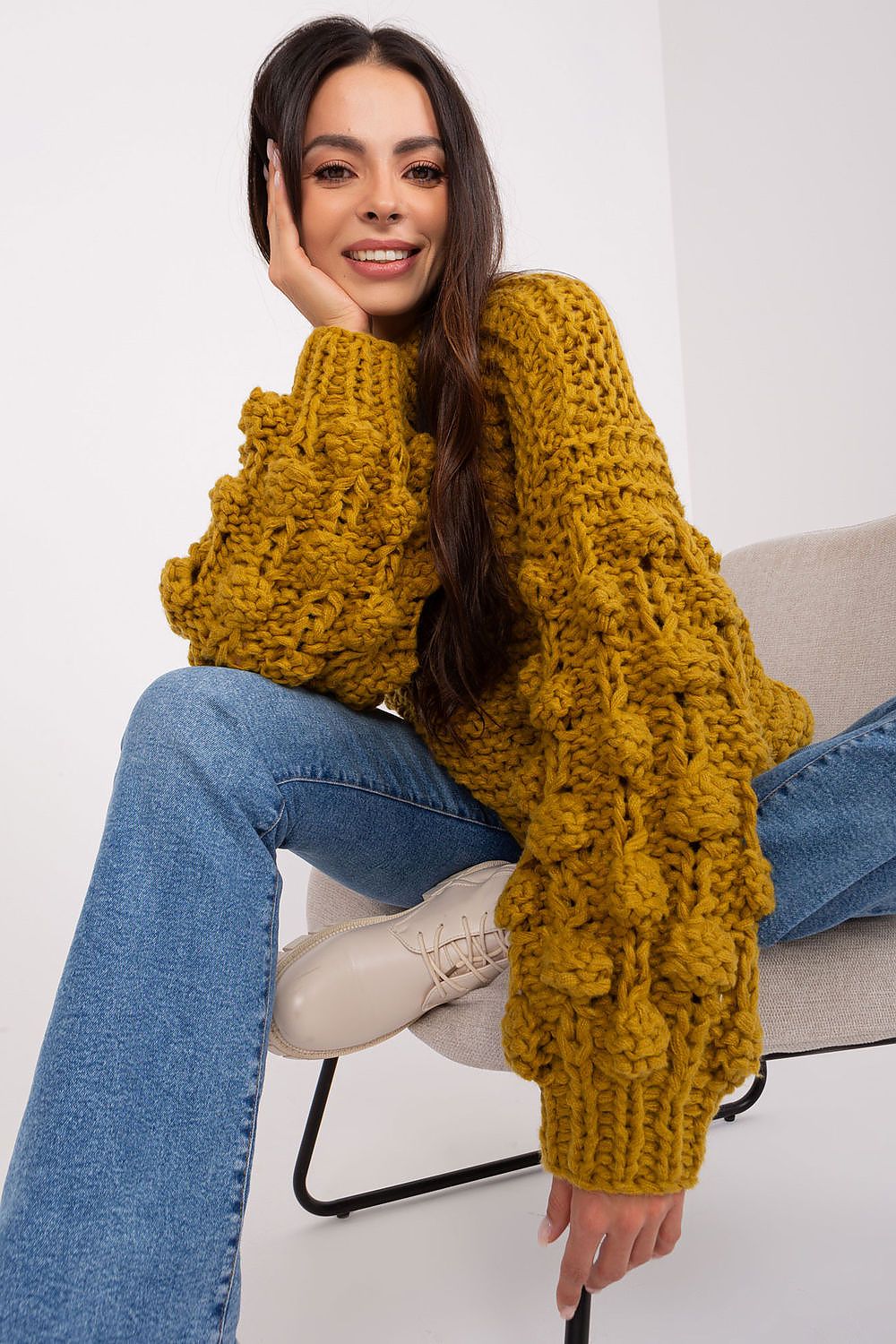   Sweter Damski Model AT-SW-2382.97P Oliwka - AT 