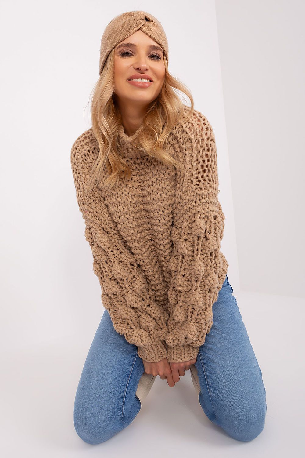   Sweter Damski Model AT-SW-2382.97P Beige - AT 