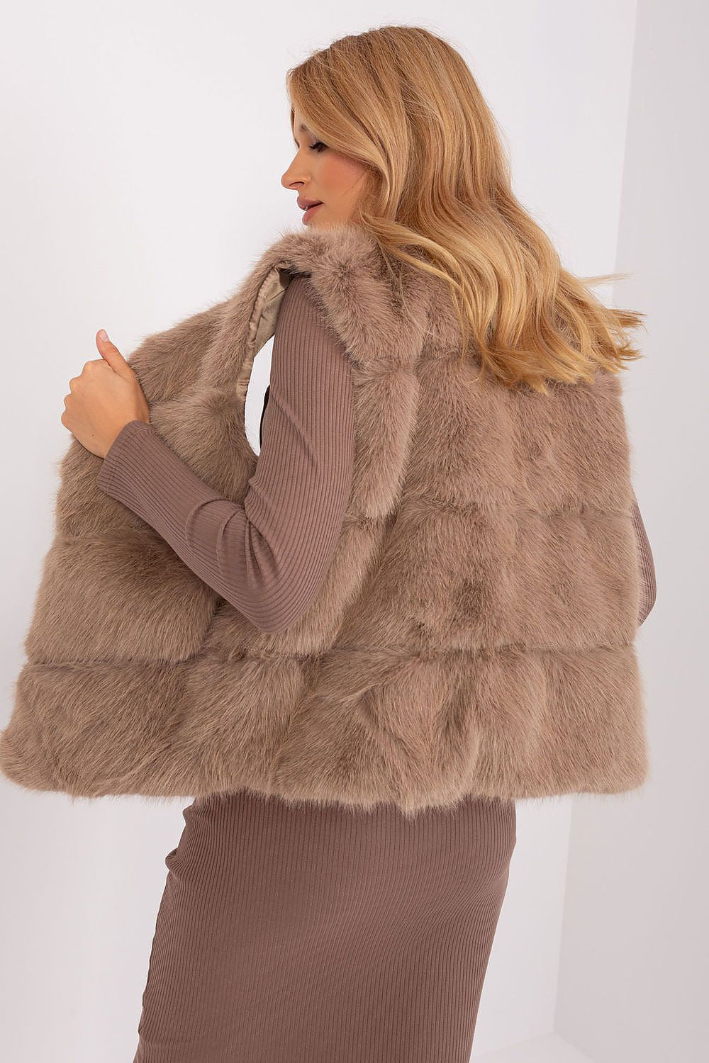   Kamizelka Model AT-KZ-2349.00P Dark Beige - AT 