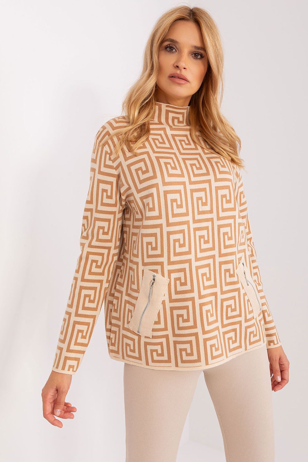   Sweter Damski Model AT-SW-2341.00P Camel - AT 