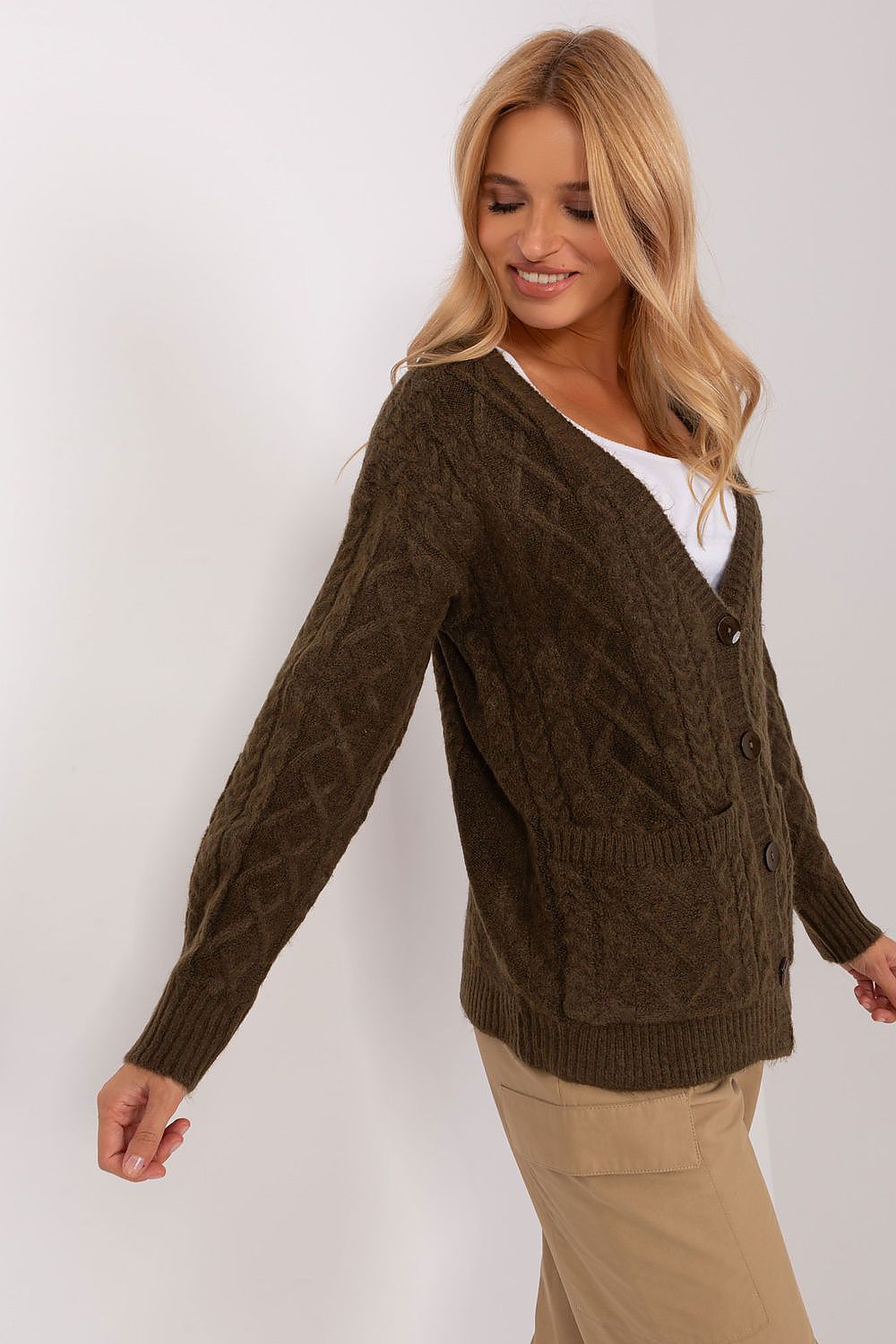  Sweter Damski Model AT-SW-2358.31 Khaki - AT 